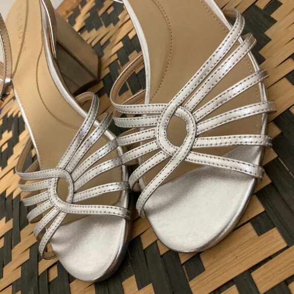 New Talbots Women Size 8 1/2" Silver Kitten Heel Pump Strappy Sandel Ankle Strap - Picture 5 of 11